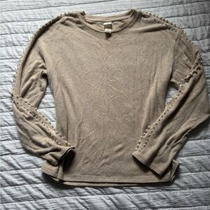 H&M cream top with pearl detail on sleeves